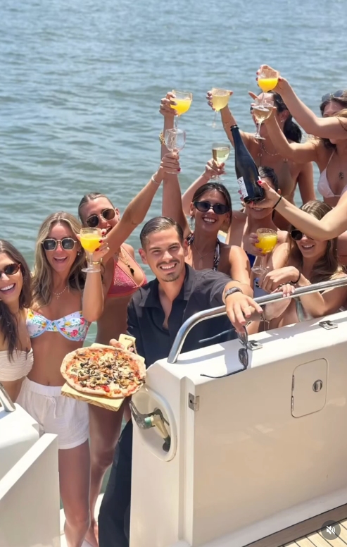 Image hover effect image